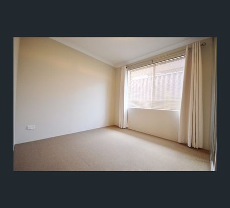 17 Grandis Drive, Baldivis, WA 6171 - Photo 2