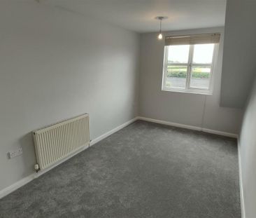 2 bedroom semi-detached house to rent - Photo 6