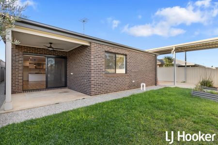 Spacious Family Home - Photo 4