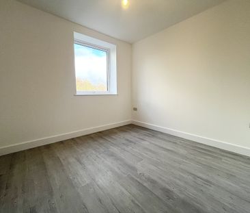 Bingley Road, Bradford - Photo 3