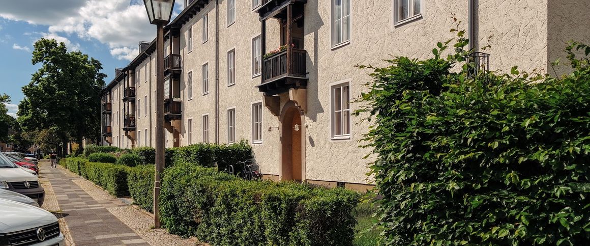 Niedliche 2-Zimmer-Wohnung mit einer Loggia // 1.OG rechts - Foto 1