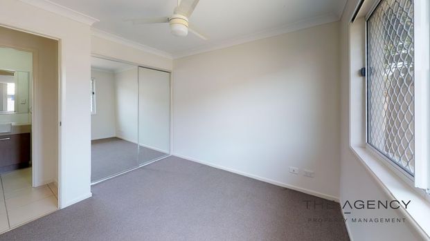 Modern single level townhouse - Photo 1