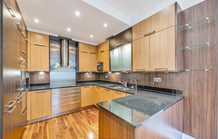 3 bedroom flat to rent - Photo 4