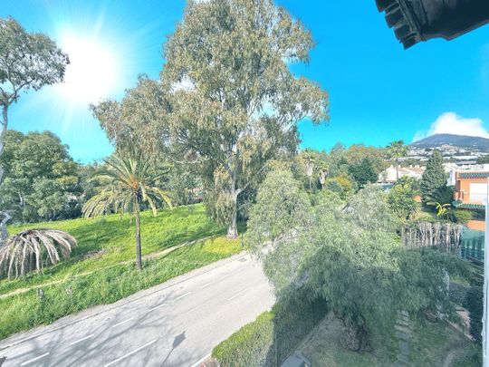 House – Townhouse in Nueva Andalucía - Photo 1