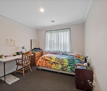 52 Hammersmith Circuit Traralgon VIC - Photo 3