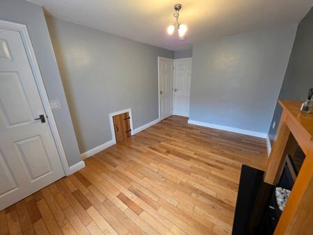 2 bedroom semi-detached house to rent - Photo 3