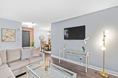 For Lease - 15390 Yonge Street Unit# 203, Aurora, Ontario - Photo 3