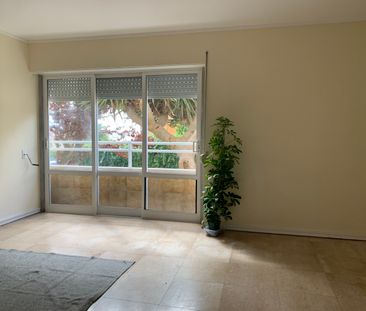 Apartamento T2 sem móveis inserido em condomínio em S. João Estoril - Photo 3