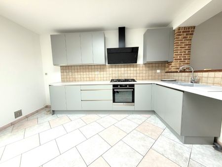 Location Maison 3 pièces 89m² COMINES 59560 - Photo 2