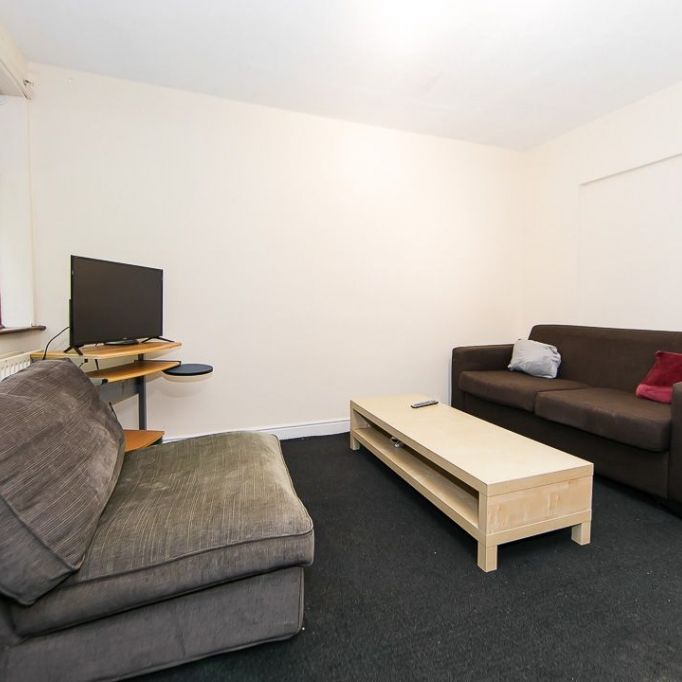 Kelso Gardens, Hyde Park, Leeds - Photo 1