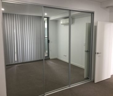 SPACIOUS 1 BEDROOM UNIT WITH AIRCON - Photo 2