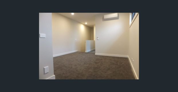 Large 25 SQ Comfort Home with 4 Formal & Informal Living areas - Photo 1