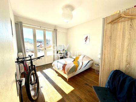 Clermont Ferrand - Facultés - Appartement T3 de 63.08 m2 avec garage et balcon - Photo 2