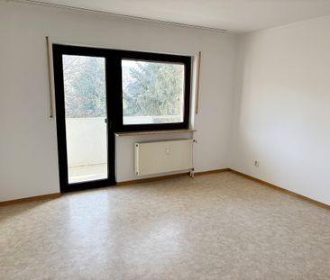 Großzügige 4-Zimmer-Wohnung mit Balkon und Panoramablick in Seeheim - Photo 6