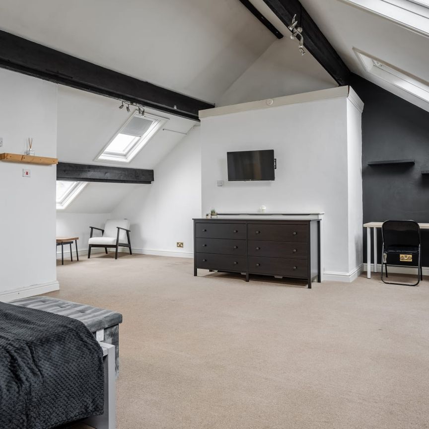 Anfield Road Room 7 - Photo 1