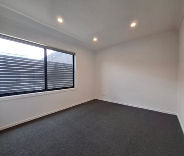 4-Bedroom Apartment for Lease in Prime Location - Photo 3