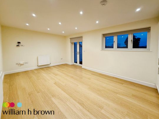 Purfleet Road, South Ockendon, Aveley - Photo 1