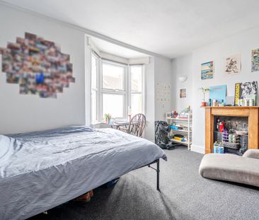 4 bedroom terraced house to rent - Photo 2