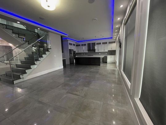 Luxury Upper Level Home with 6 Bedroom 5 Bath - Photo 1