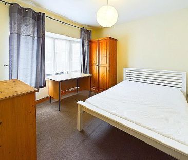 4 bedroom terraced house to rent - Photo 4