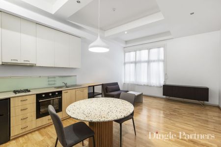 Stylish City Living! - Photo 2