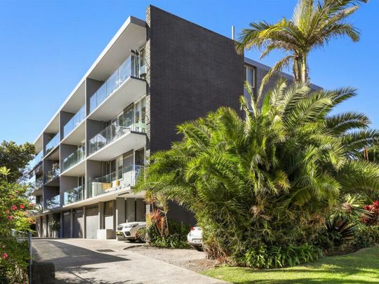 Stylish Apartment in the Heart of Mona Vale - Photo 1