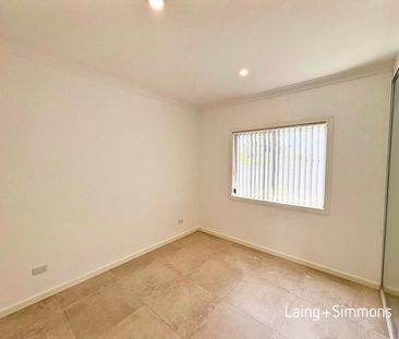 Modern & peaceful two-bedroom garden home close to amenities - Photo 3