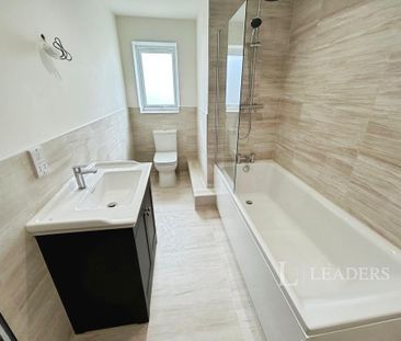 5 bedroom detached house to rent - Photo 1