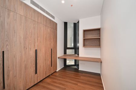 1 Bedroom Plus Study Room Apartment in Iconic Mason - Photo 2