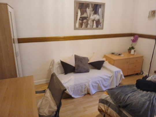 Room in a Shared House, Campbell St, BS2 - Photo 1