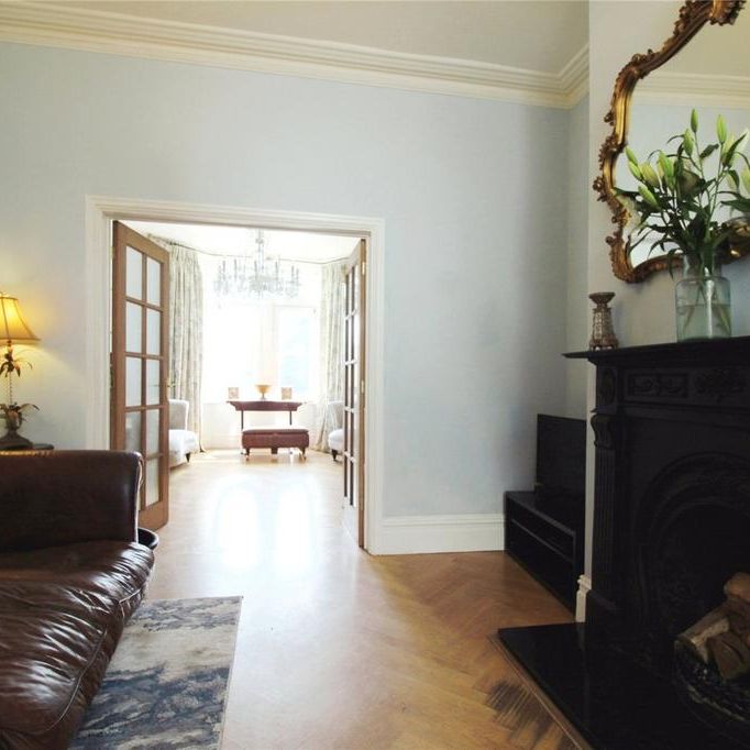 4 bedroom end of terrace house to rent - Photo 1