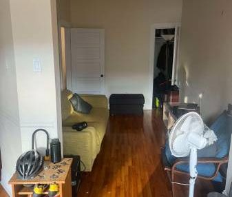 1br Mile End Apartment for Lease Transfer - Photo 3