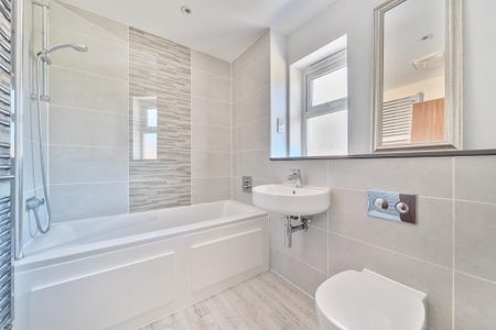 3 bedroom terraced house to rent - Photo 3