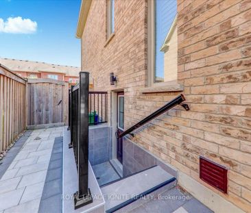 Detached Home For Lease | E8463814 - Photo 2