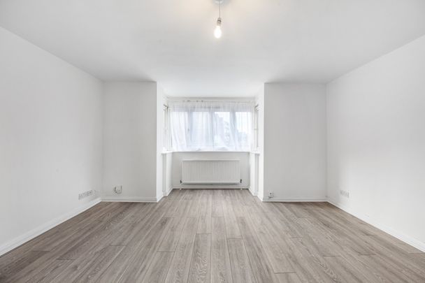 Oliver Grove, London - Photo 1