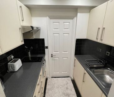 Studio Flat, Rope Street, SE16 - Photo 6