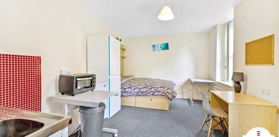 Studio to rent - Photo 2