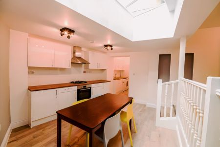 2 Bedroom 2 Bathroom - Photo 3