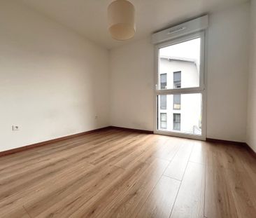 Location Appartement SAINT LOUIS 864 € CC - Photo 2