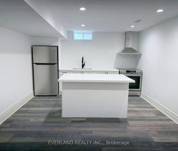 For Lease - basement138 Lady Fenyrose Avenue, Vaughan, Ontario - Photo 2