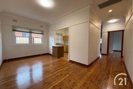Updated Three Bedroom, Family Home! - Photo 5