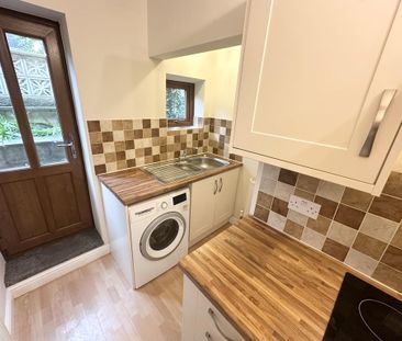 2 bedroom terraced house to rent - Photo 4