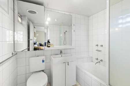 Bright, Private & 400m From The Royal Botanical Gardens - Photo 4