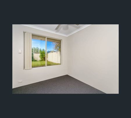 35 Grange Dr, Cooloongup, WA 6168 - Photo 2