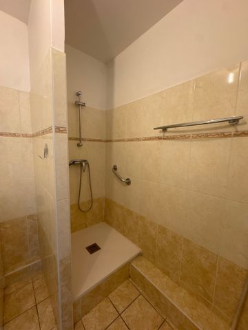 Location Appartement 3 pièces 68m² ST RAMBERT D ALBON 26140 - Photo 5