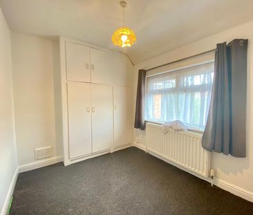 3 Bed Terraced House, Knighton Road, BS10 - Photo 2