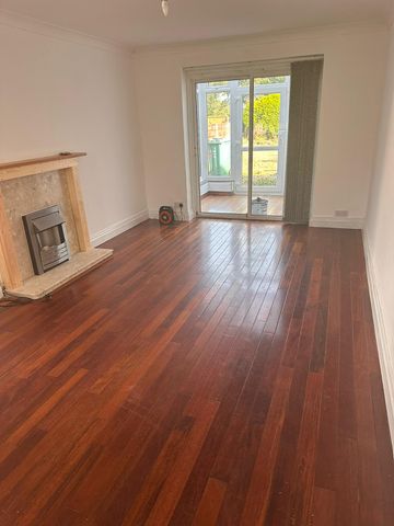 Spenser Avenue - Photo 2