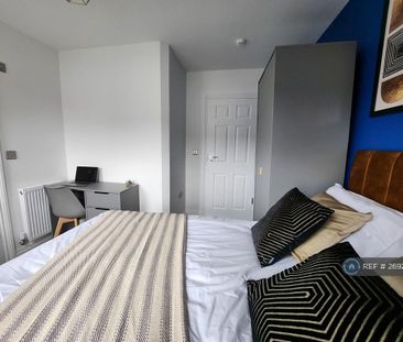 1 bedroom in a house share to rent - Photo 1
