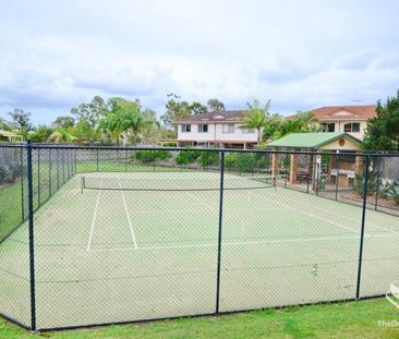 Lovely Townhouse in Central Thorneside Location - Photo 4