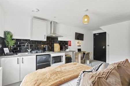 Studio to rent - Photo 2